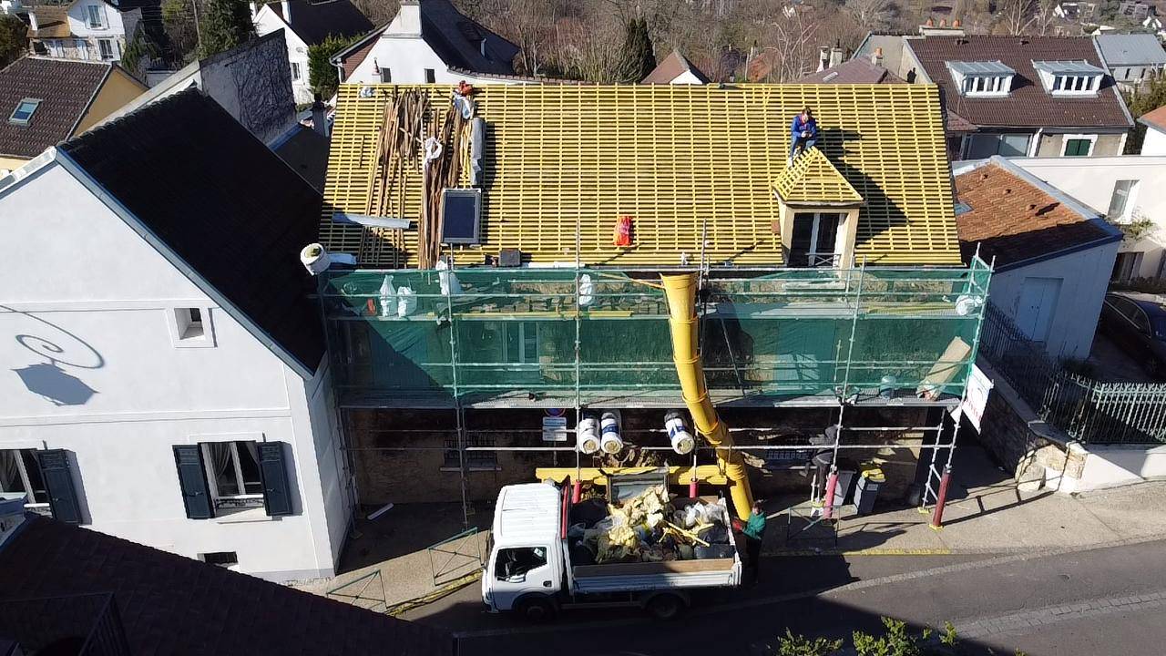Chantier de réfection de toiture dans le 92 Chantier de réfection de toiture dans le 92